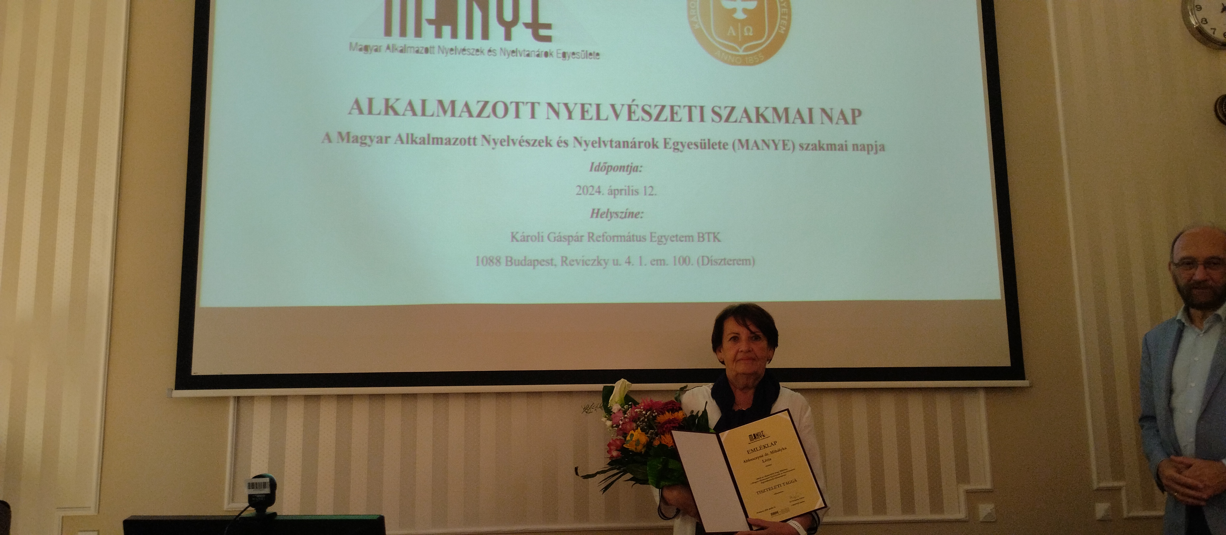 Ablonczyné Mihályka Lívia egyetemi tanár a MANYE tiszteletbeli tagja lett