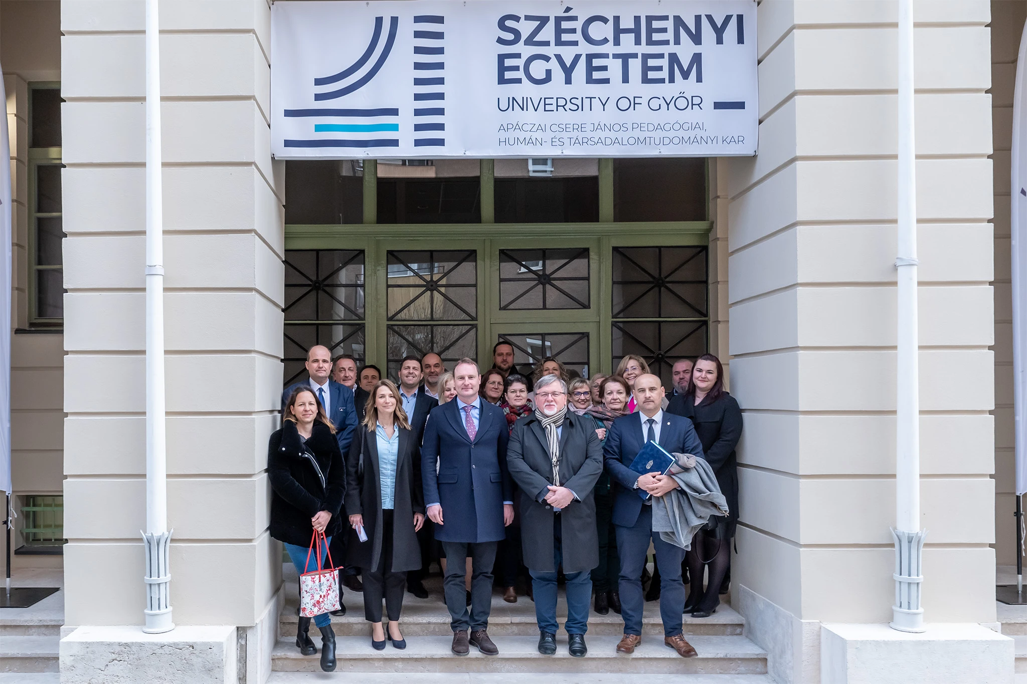 Megújultak és energiatakarékosabbá váltak a Széchenyi István Egyetem Apáczai-karának épületei